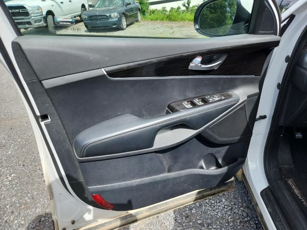used 2019 Kia Sorento car, priced at $17,495