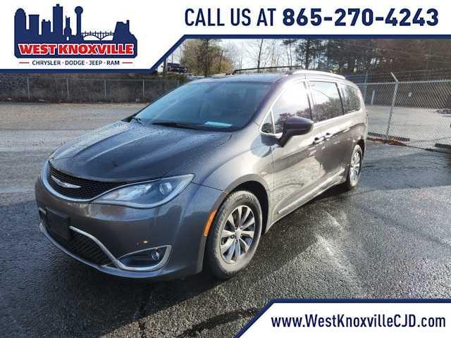 used 2017 Chrysler Pacifica car, priced at $15,575