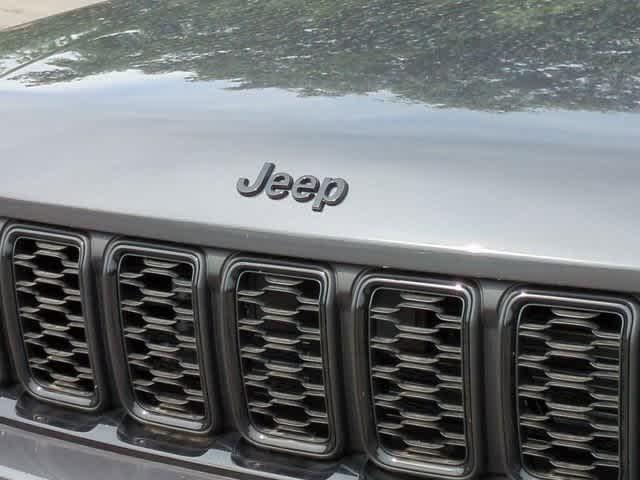 new 2025 Jeep Grand Cherokee car, priced at $39,375