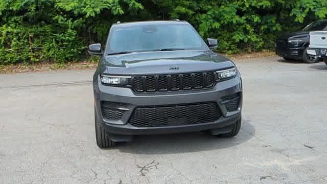 new 2025 Jeep Grand Cherokee car, priced at $39,375