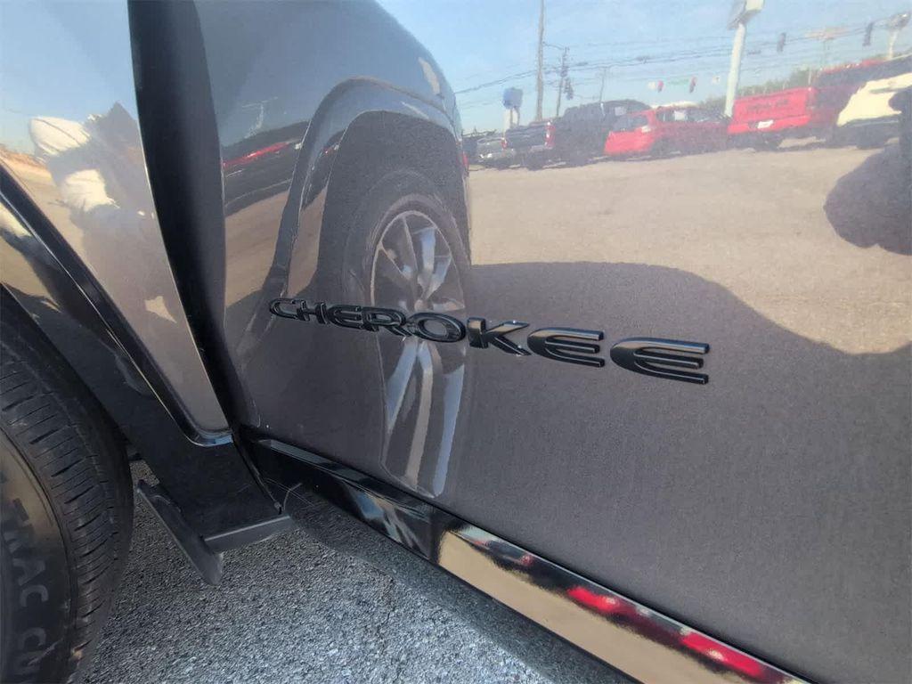 used 2018 Jeep Cherokee car, priced at $9,995