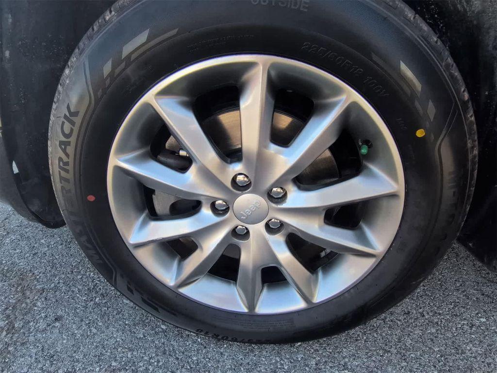used 2018 Jeep Cherokee car, priced at $9,995
