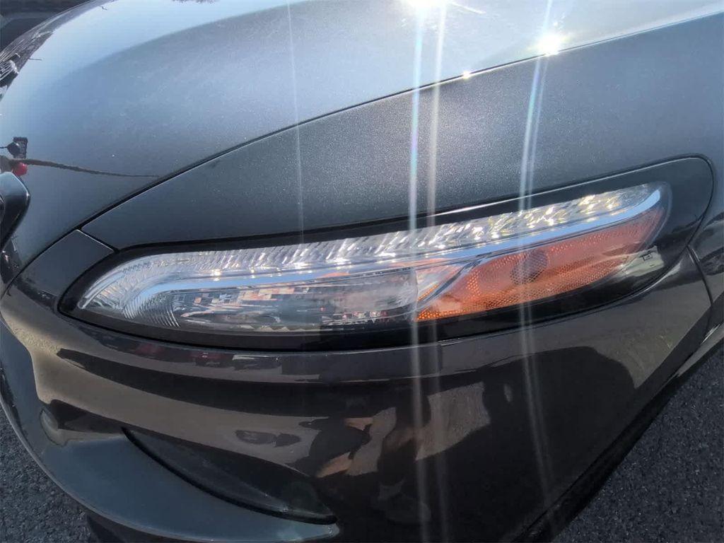 used 2018 Jeep Cherokee car, priced at $9,995