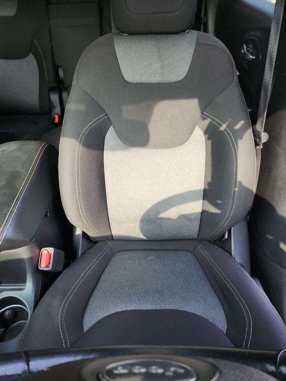 used 2018 Jeep Cherokee car, priced at $12,995