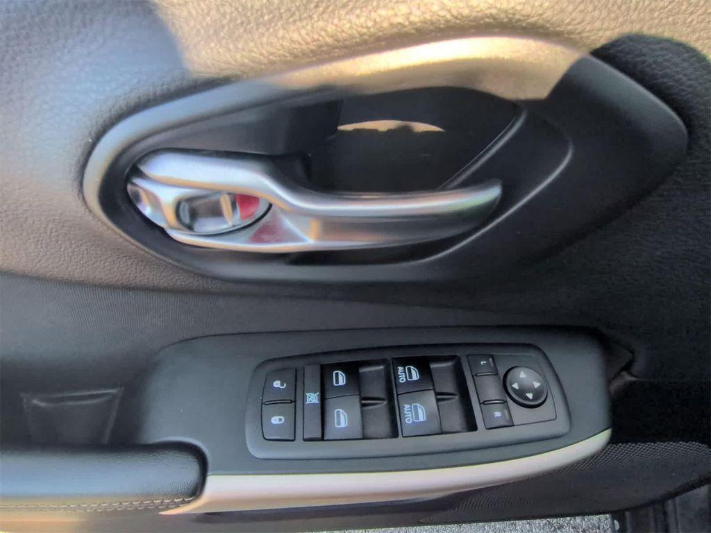 used 2018 Jeep Cherokee car, priced at $9,995