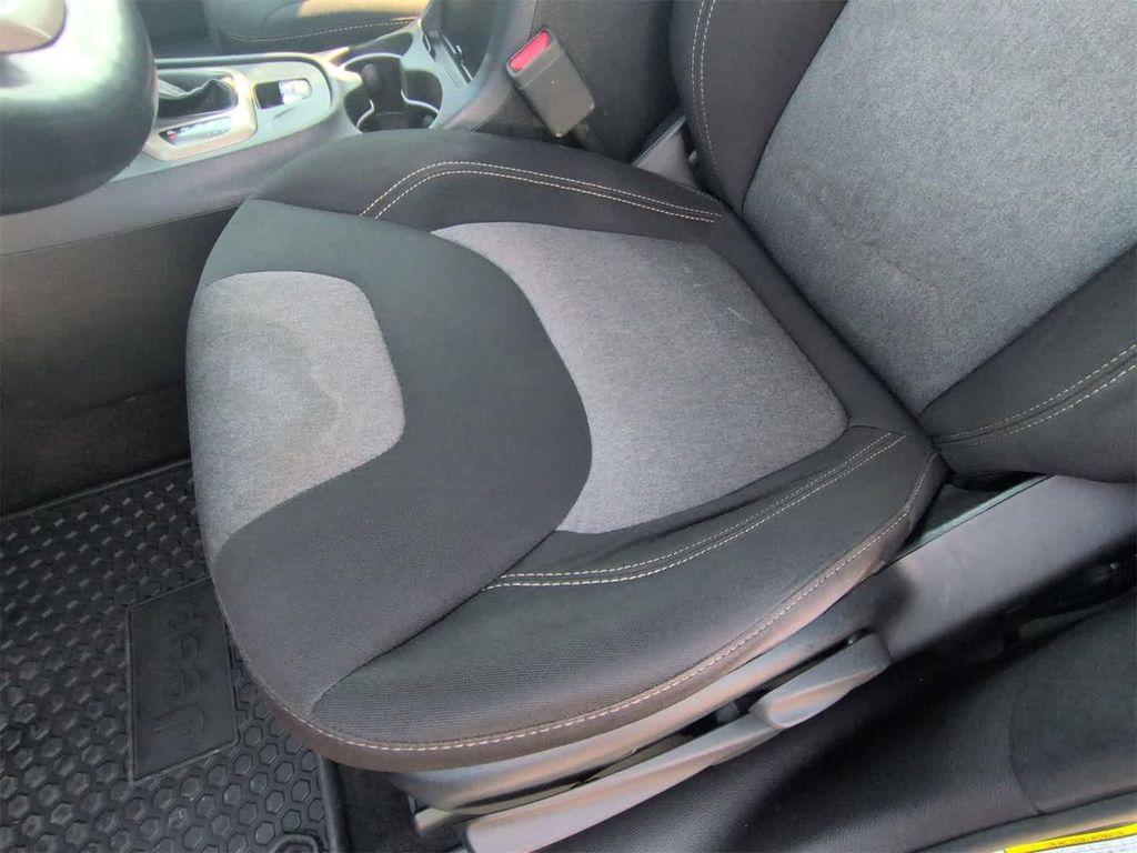 used 2018 Jeep Cherokee car, priced at $9,995