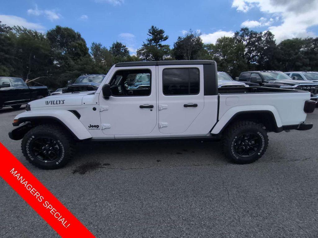 new 2025 Jeep Gladiator car, priced at $39,585