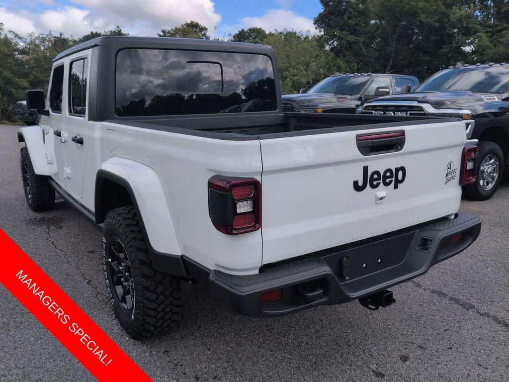 new 2025 Jeep Gladiator car, priced at $39,585
