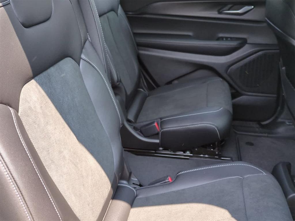 new 2025 Jeep Grand Cherokee L car, priced at $42,370