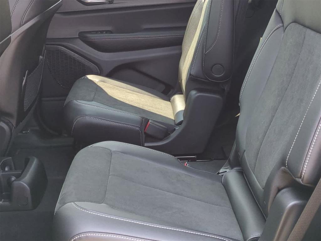 new 2025 Jeep Grand Cherokee L car, priced at $42,370
