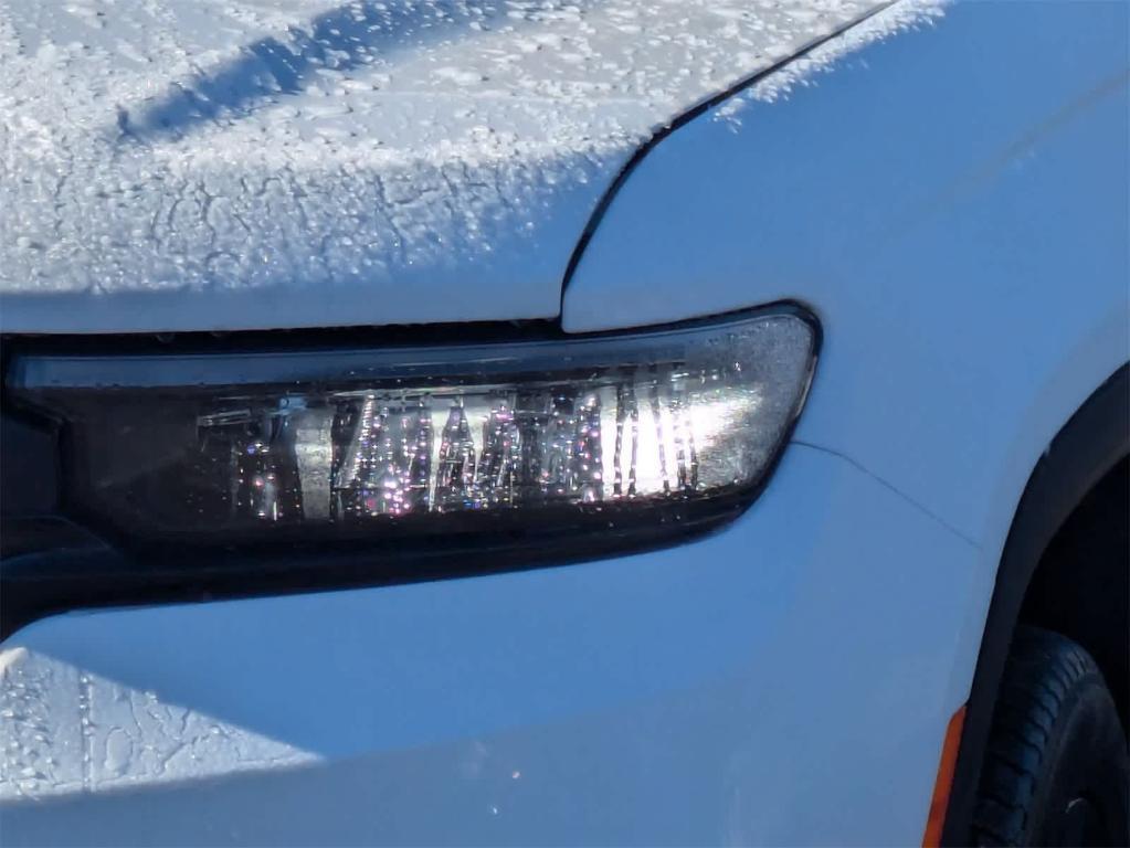 new 2025 Jeep Grand Cherokee car, priced at $47,390