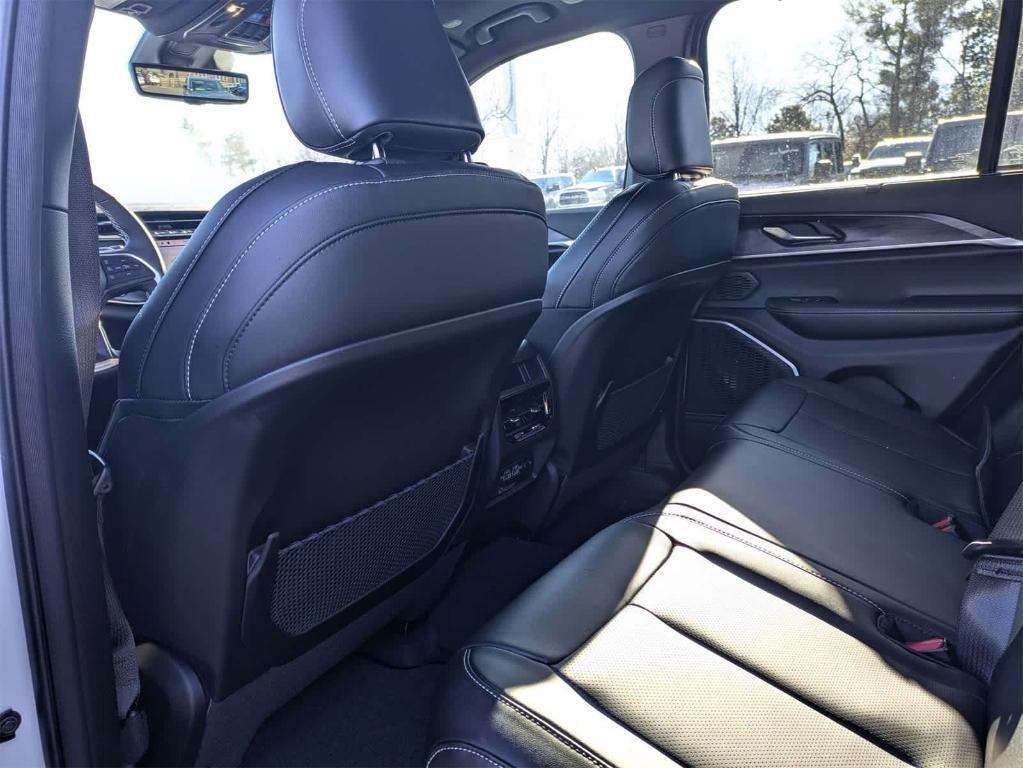 new 2025 Jeep Grand Cherokee car, priced at $47,390