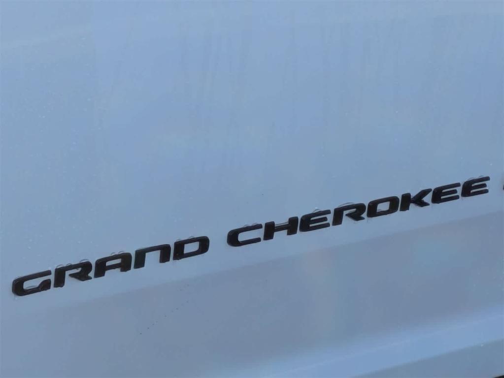 new 2025 Jeep Grand Cherokee car, priced at $47,390