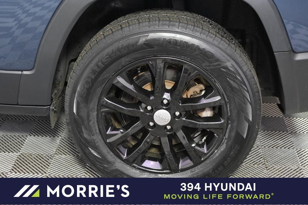 used 2021 Jeep Cherokee car, priced at $22,996