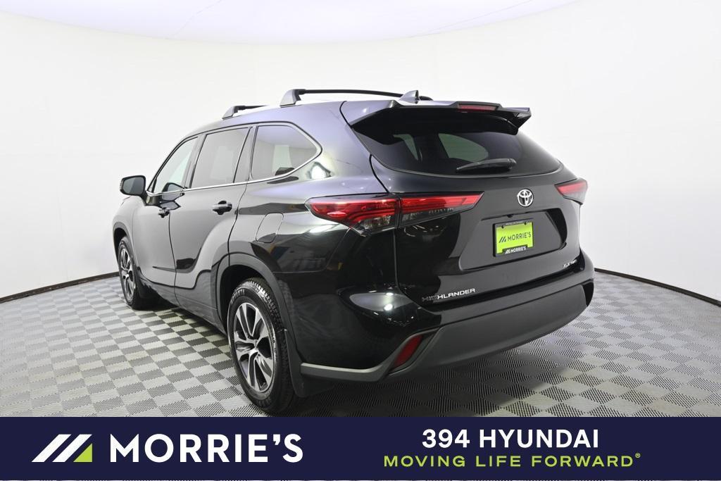 used 2022 Toyota Highlander car, priced at $30,999