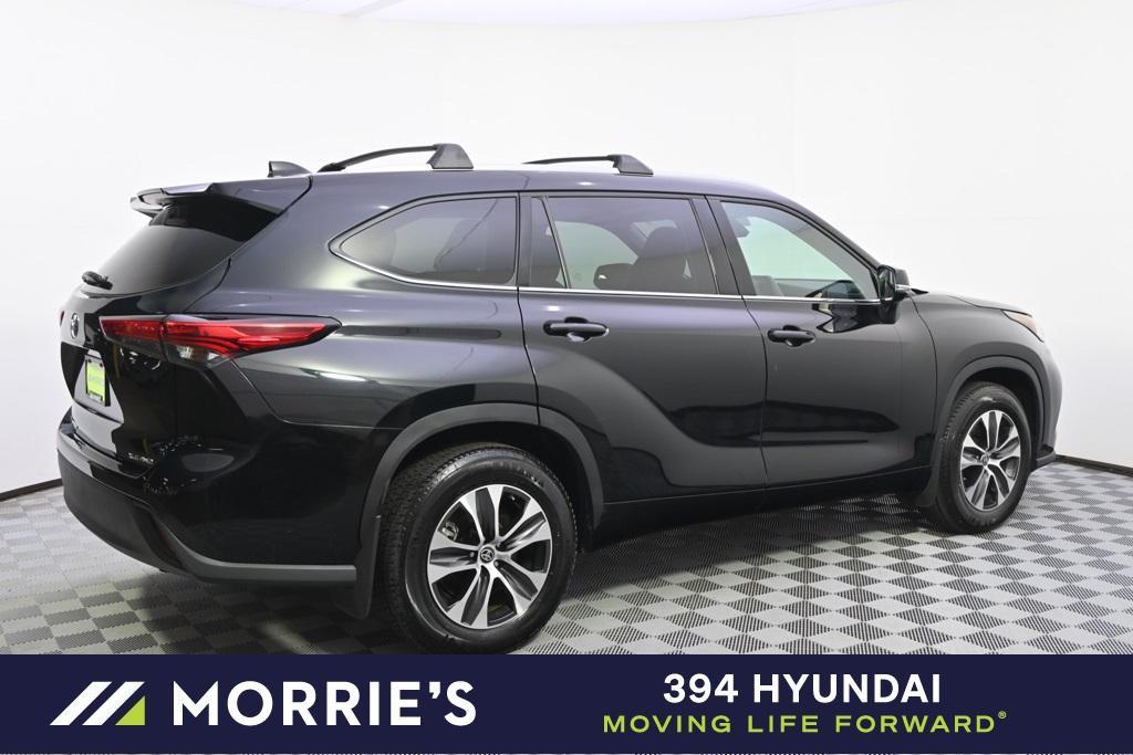 used 2022 Toyota Highlander car, priced at $30,999