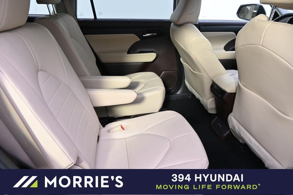 used 2020 Toyota Highlander car, priced at $29,999