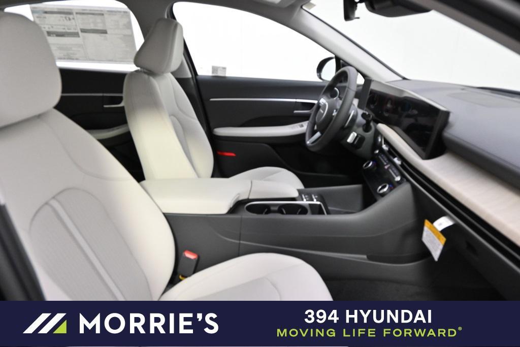 new 2025 Hyundai Sonata Hybrid car, priced at $30,738