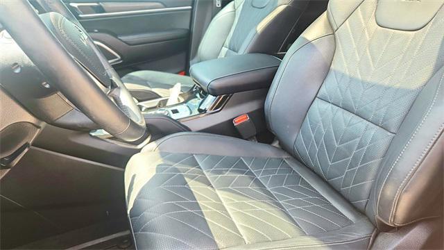used 2024 Kia Telluride car, priced at $43,999