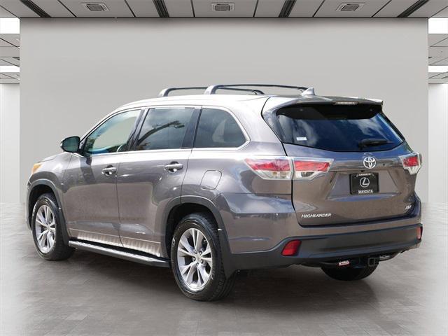 used 2015 Toyota Highlander car, priced at $18,999