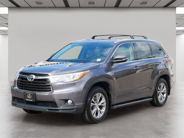 used 2015 Toyota Highlander car, priced at $18,999