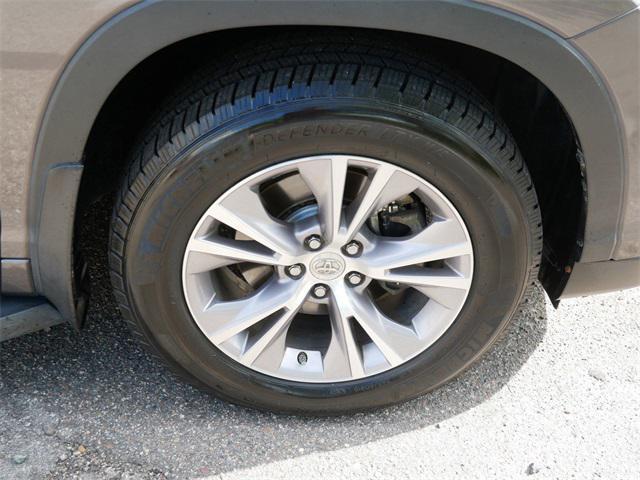 used 2015 Toyota Highlander car, priced at $18,999