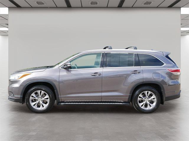 used 2015 Toyota Highlander car, priced at $18,999