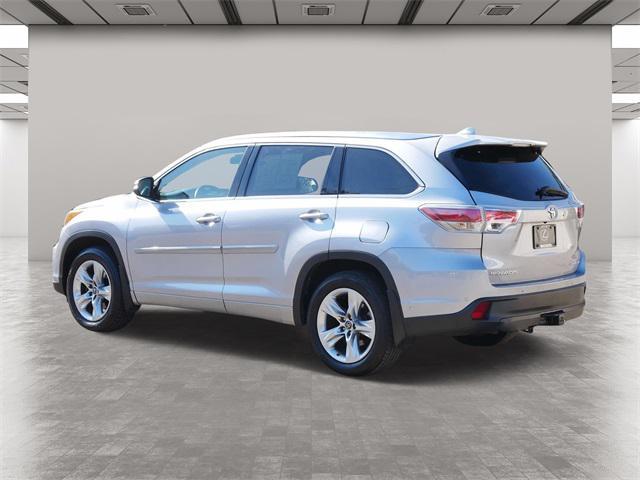 used 2016 Toyota Highlander car, priced at $17,499