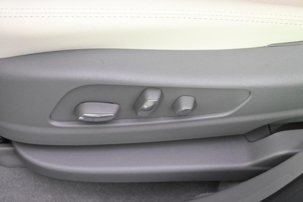 new 2025 Cadillac XT5 car, priced at $60,384