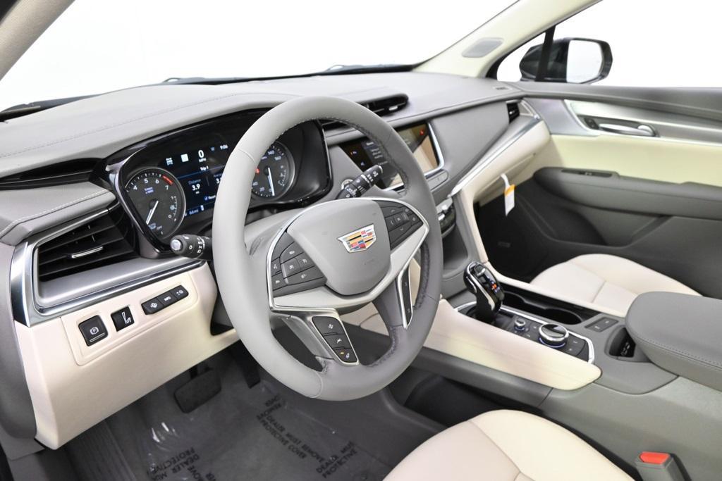new 2025 Cadillac XT5 car, priced at $60,384
