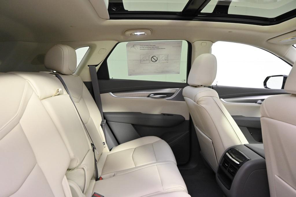 new 2025 Cadillac XT5 car, priced at $60,384