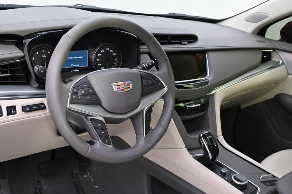 used 2023 Cadillac XT5 car, priced at $34,555