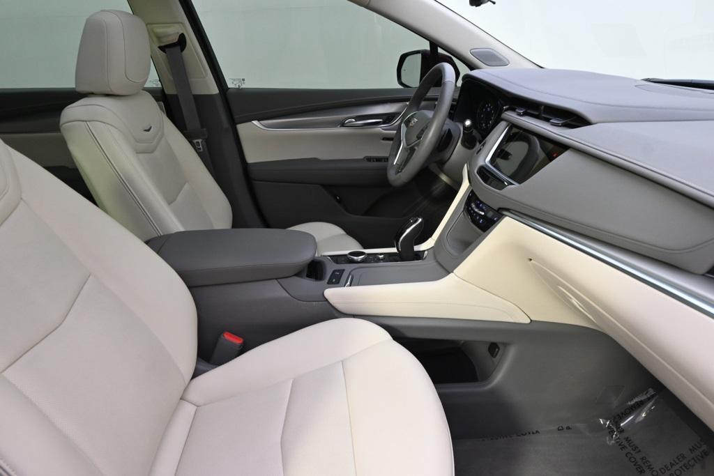 used 2023 Cadillac XT5 car, priced at $34,555