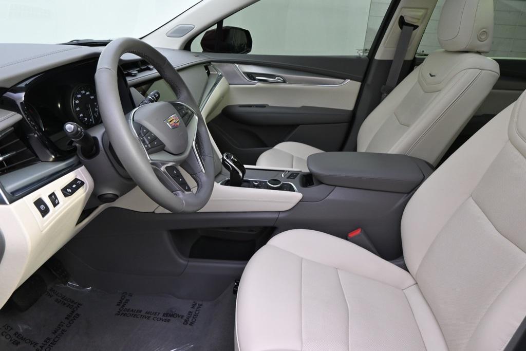 used 2023 Cadillac XT5 car, priced at $34,555