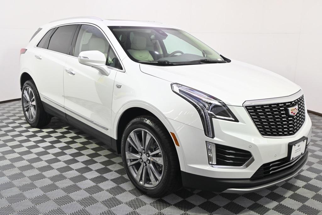 new 2025 Cadillac XT5 car, priced at $56,004
