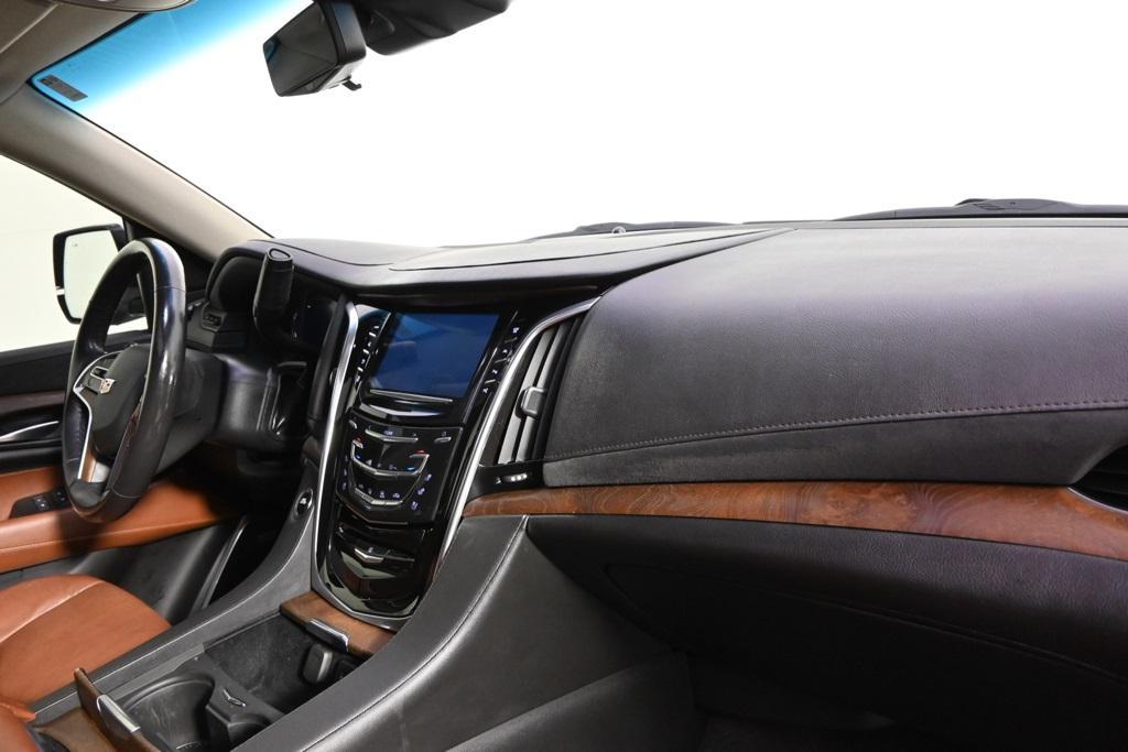 used 2019 Cadillac Escalade ESV car, priced at $27,998
