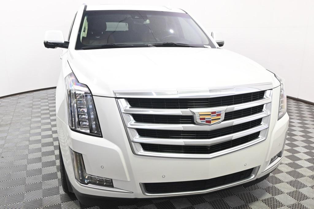 used 2019 Cadillac Escalade ESV car, priced at $27,998