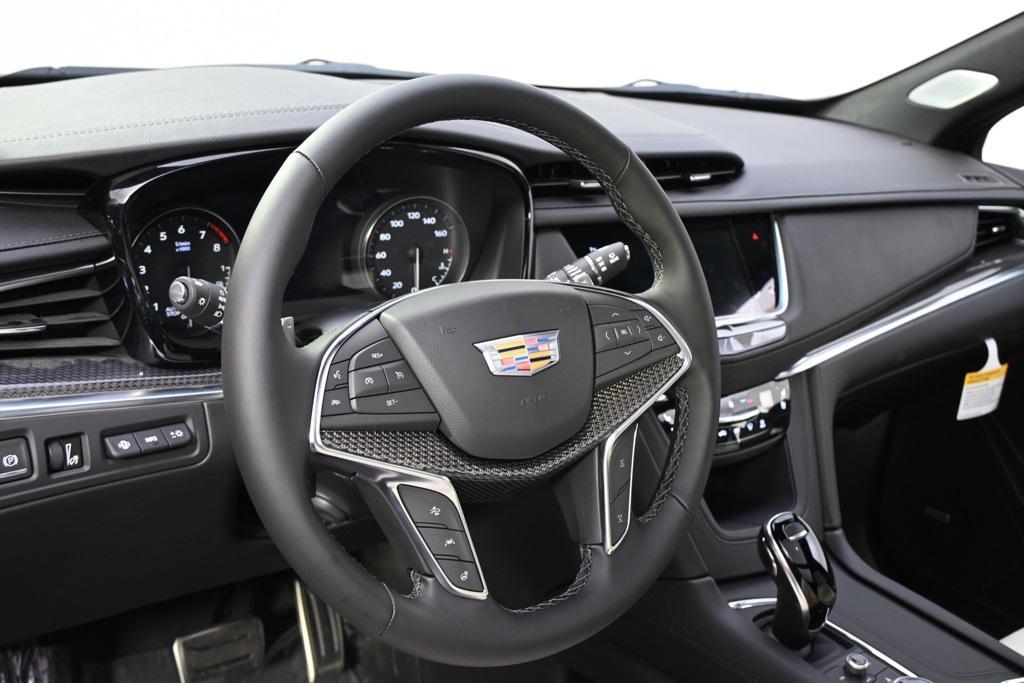 new 2025 Cadillac XT5 car, priced at $64,584