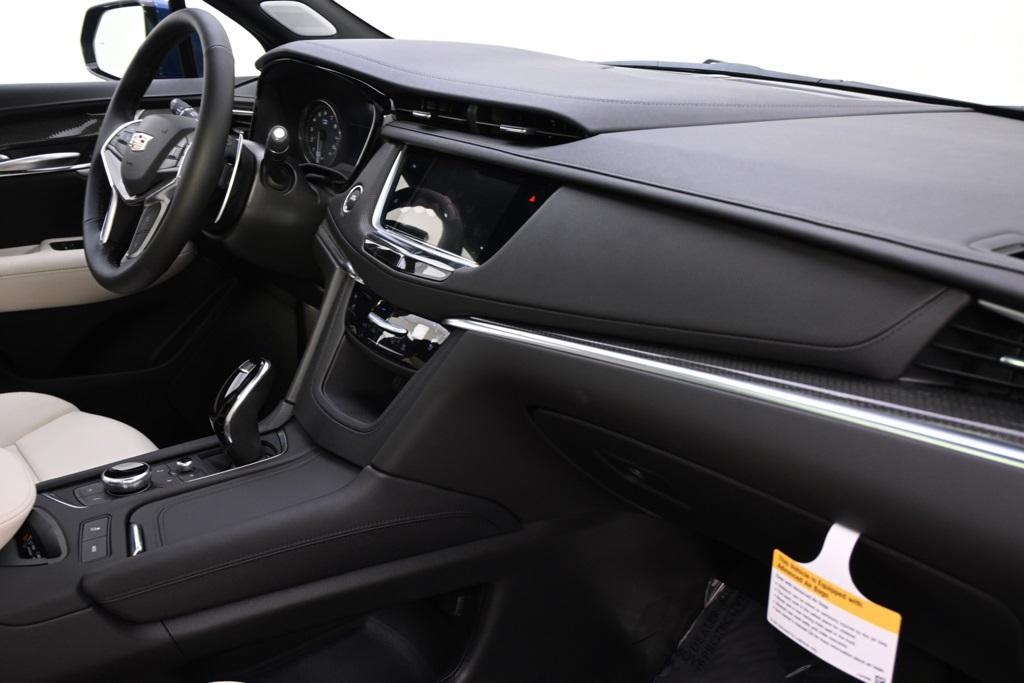 new 2025 Cadillac XT5 car, priced at $64,584