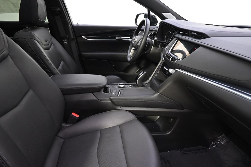 used 2025 Cadillac XT5 car, priced at $44,444