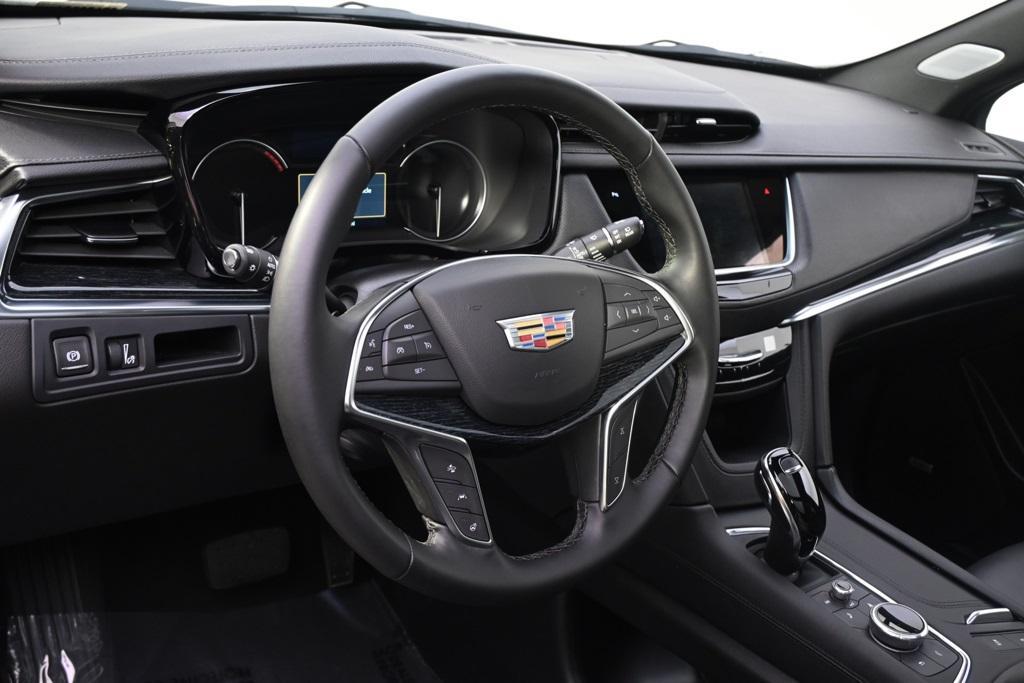 used 2025 Cadillac XT5 car, priced at $44,444