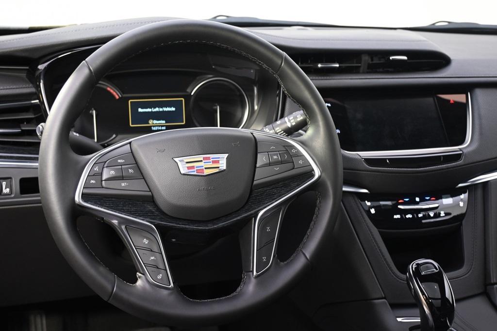 used 2025 Cadillac XT5 car, priced at $44,444