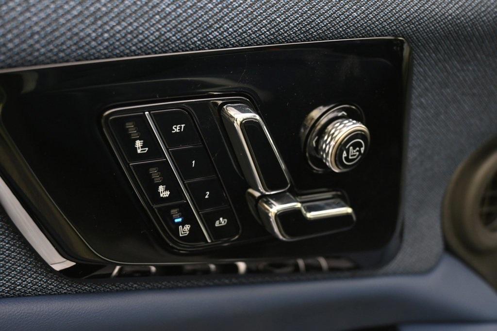 new 2025 Cadillac OPTIQ car, priced at $59,615