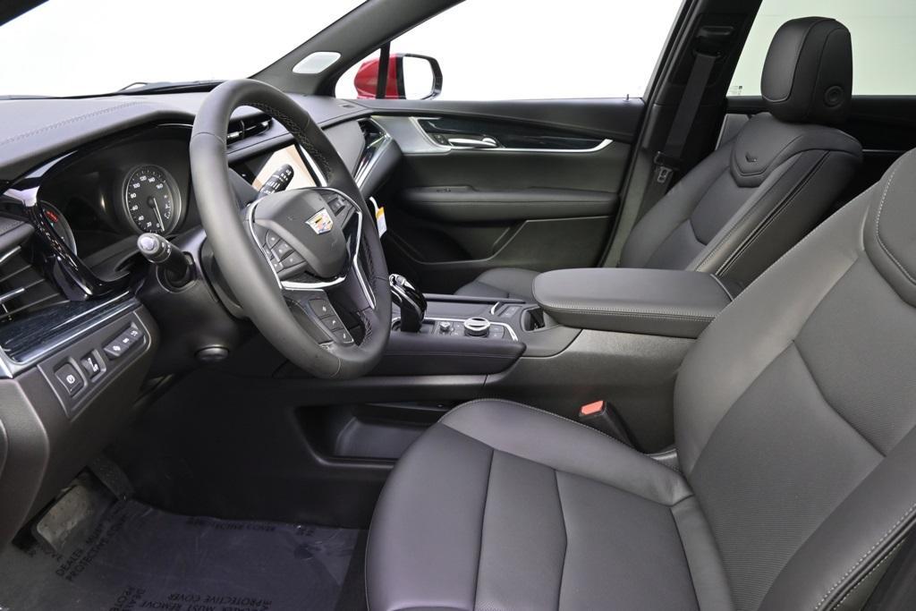 new 2025 Cadillac XT5 car, priced at $58,084