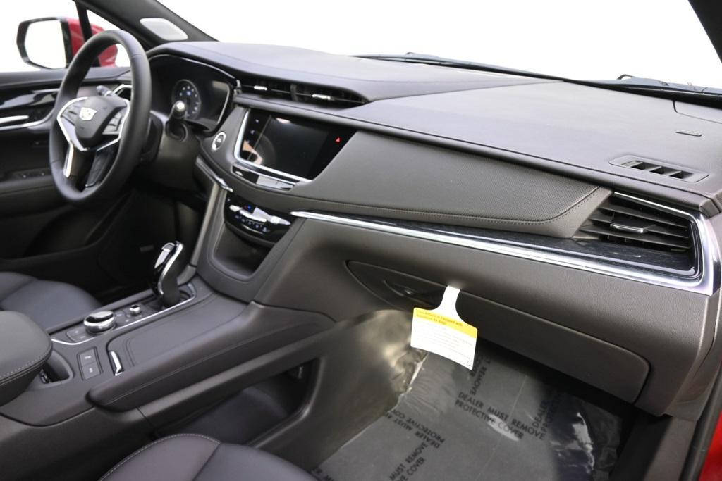 new 2025 Cadillac XT5 car, priced at $58,084