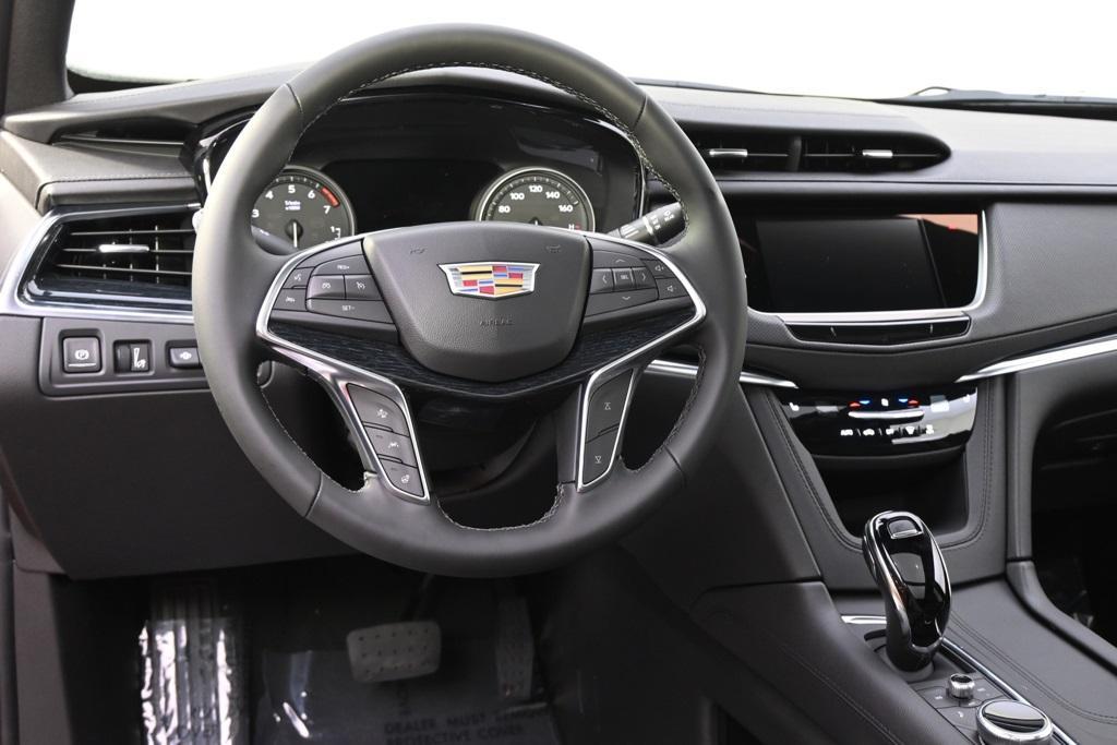 new 2025 Cadillac XT5 car, priced at $58,084