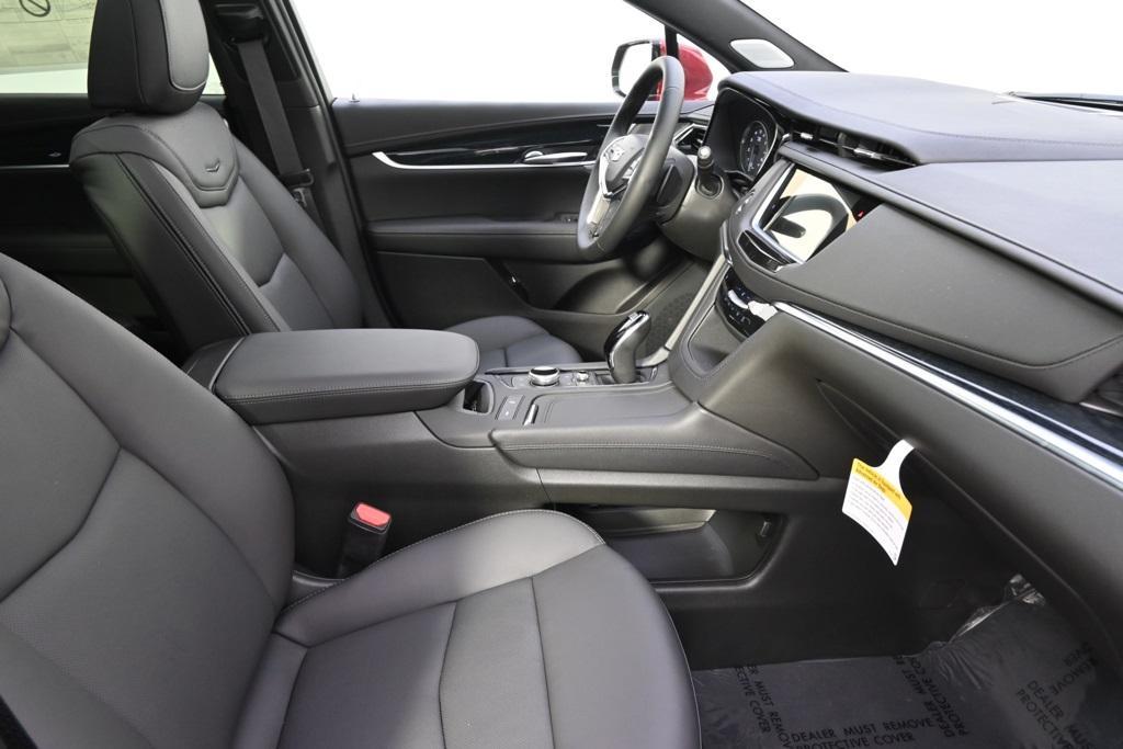 new 2025 Cadillac XT5 car, priced at $58,084
