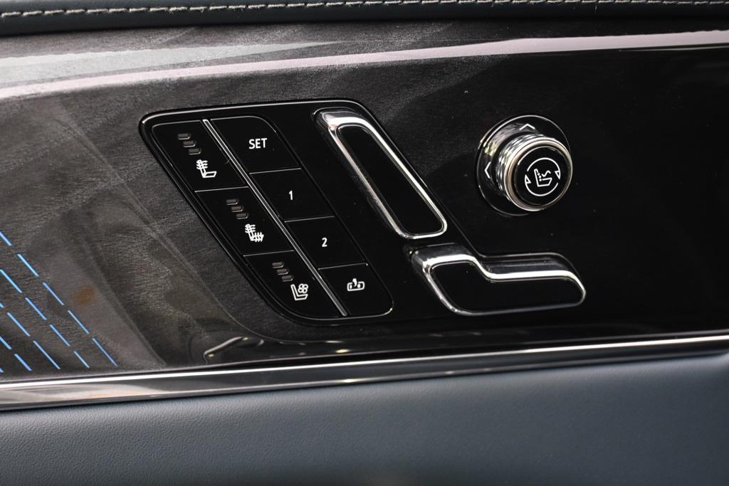 new 2025 Cadillac Escalade IQ car, priced at $138,397