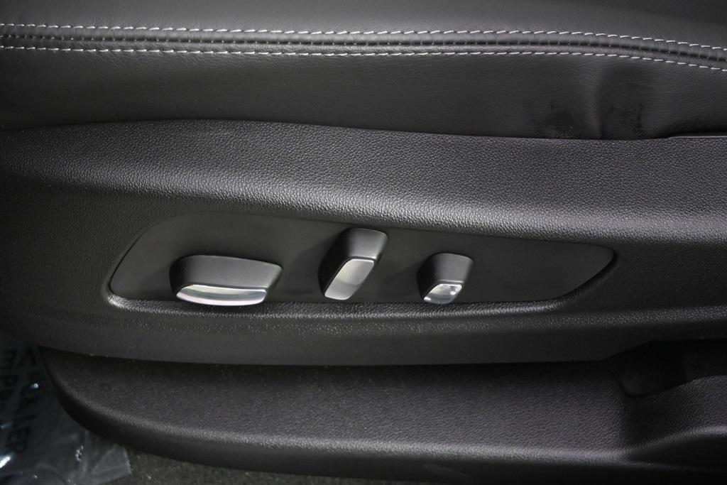 new 2025 Cadillac XT5 car, priced at $57,664