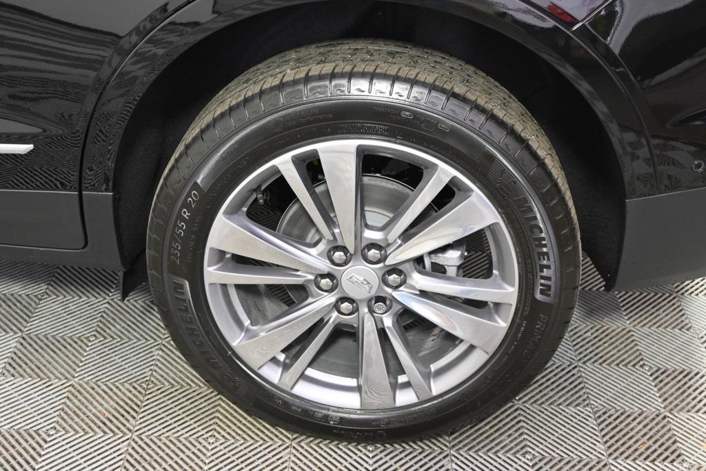 new 2025 Cadillac XT5 car, priced at $57,664